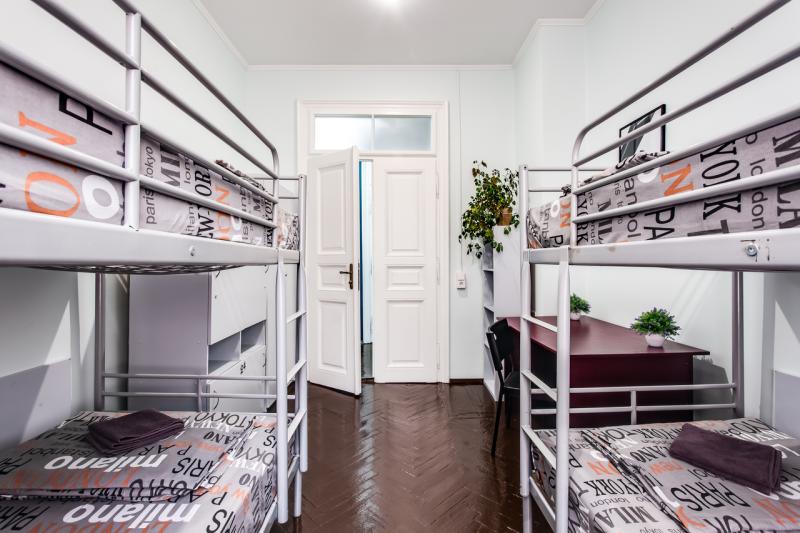 SEVEN Four-bed room